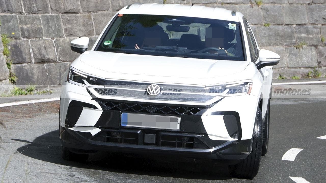 Volkswagen T-Roc 2026 foto spia