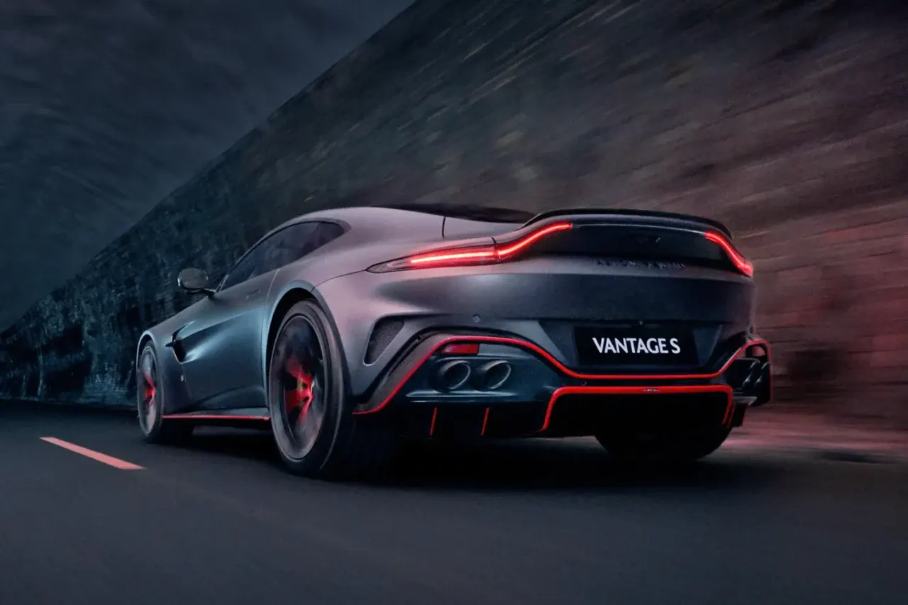 Aston Martin Vantage S