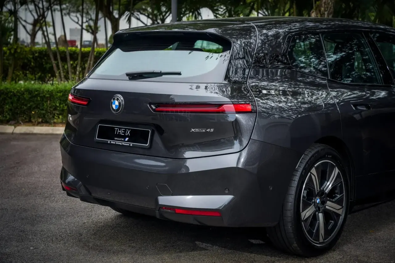 BMW IX 2025