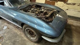 Chevrolet Corvette C2 Stingray Convertible