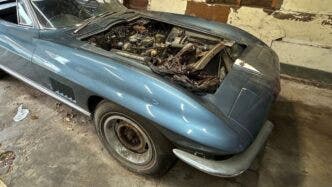 Chevrolet Corvette C2 Stingray Convertible