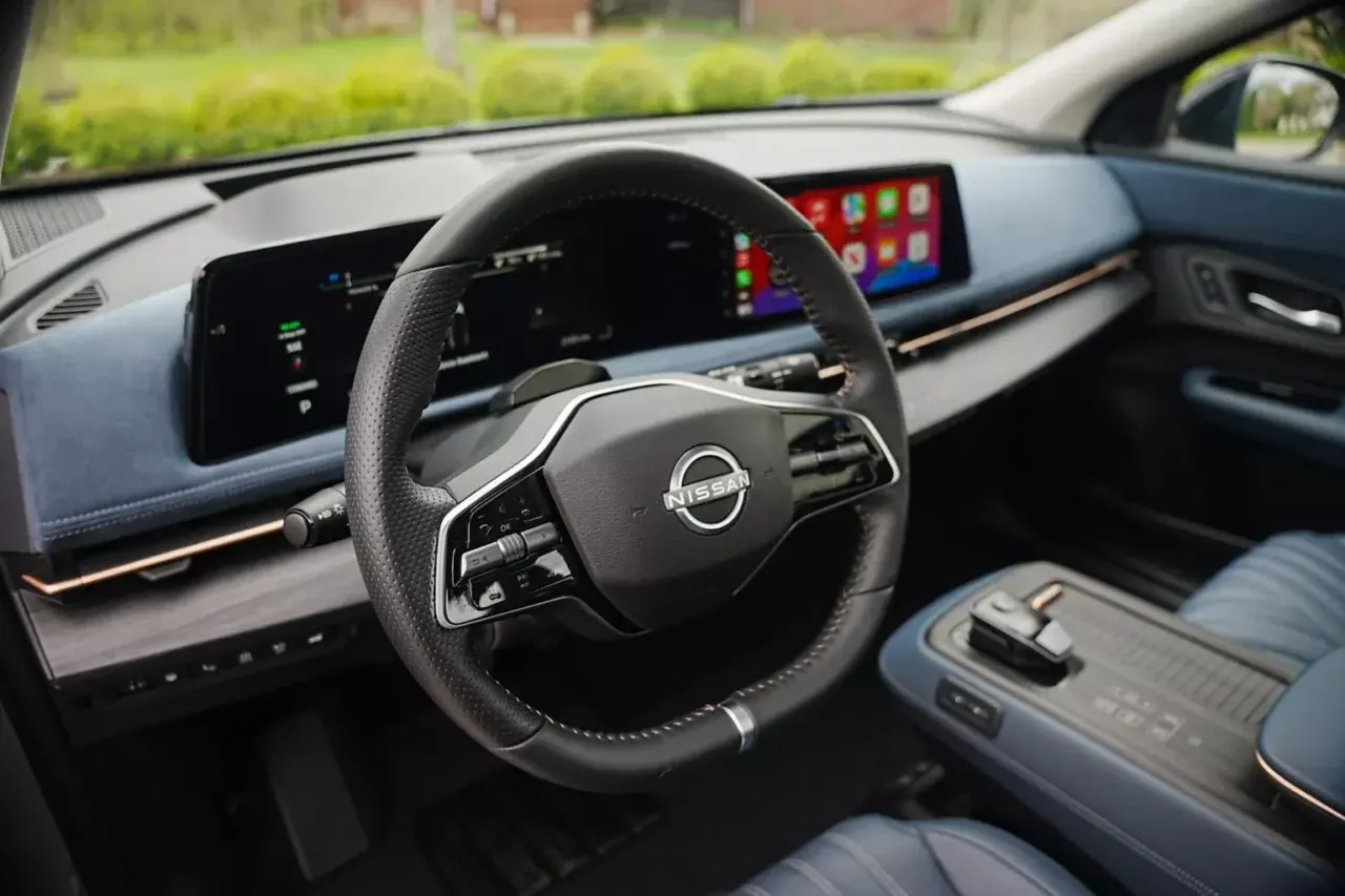 interni nissan ariya