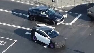 Tesla Model Q foto spia