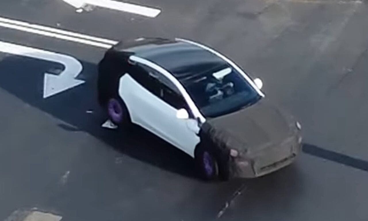 Tesla Model Q foto spia