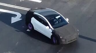 Tesla Model Q foto spia