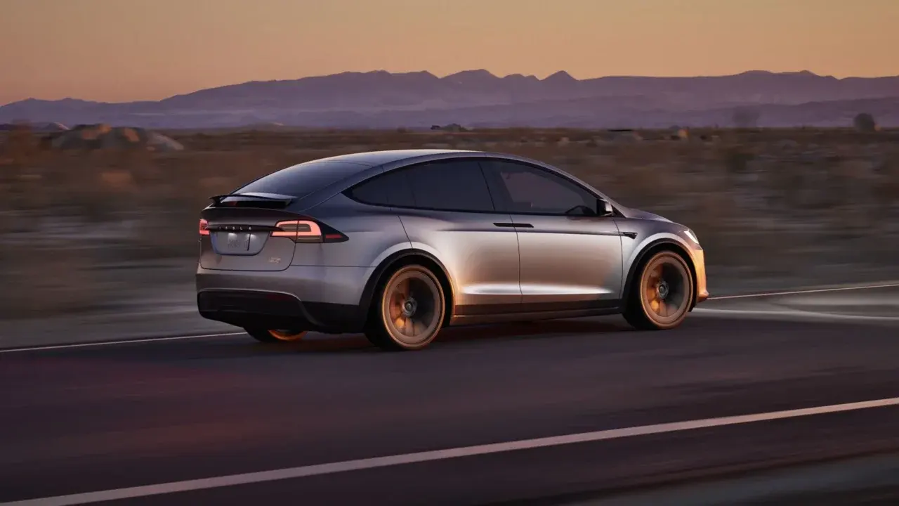 tesla Model X 2025