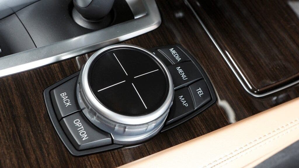 manopola iDrive