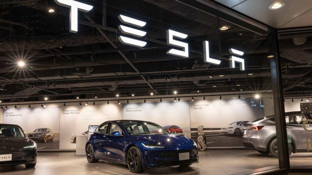 salone tesla