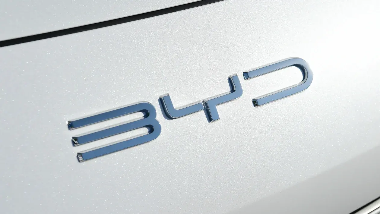 BYD badge logo