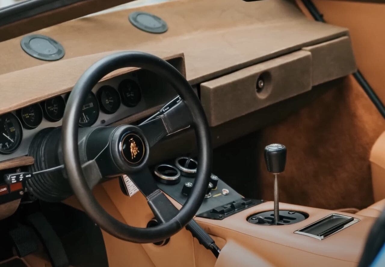 lamborghini countach Blue Tahiti LP400 S