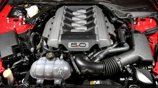 motore v8 mustang