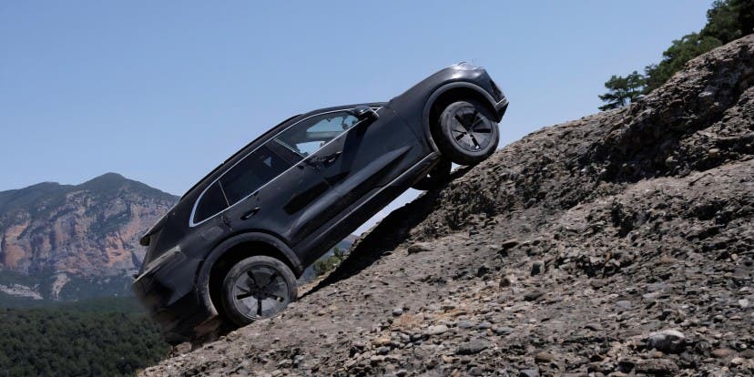 porsche cayenne electric