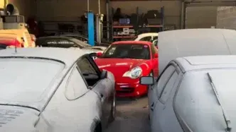 concessionario abbandonato porsche