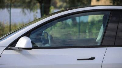 tesla, maniglie a scomparsa