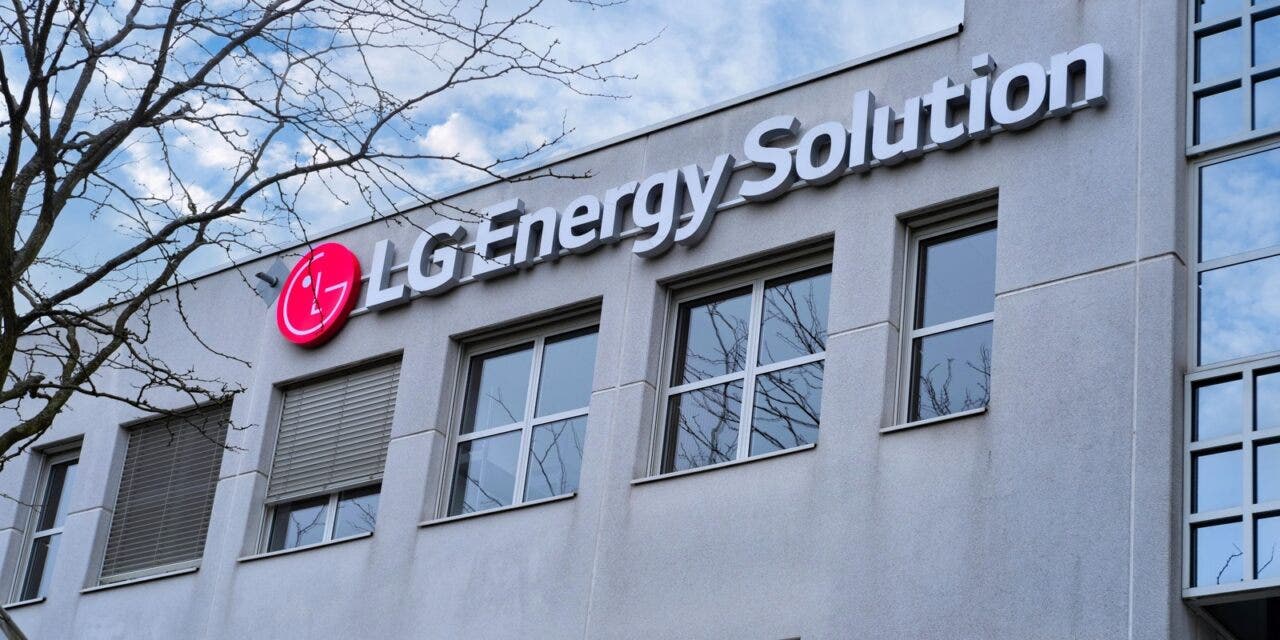 lg, logo su edificio