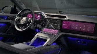 Porsche Cayenne elettrica interni