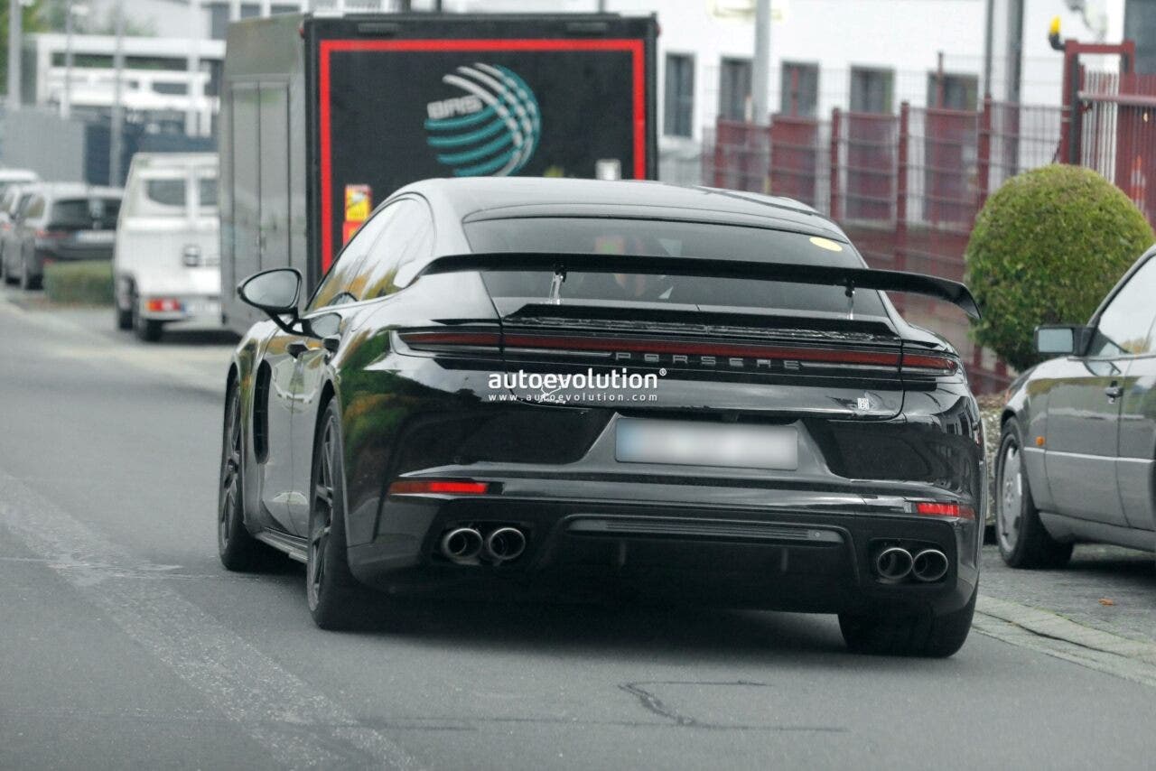 Porsche Panamera Turbo GT