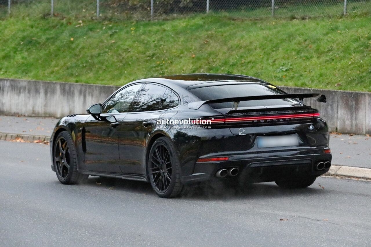 Porsche Panamera Turbo GT