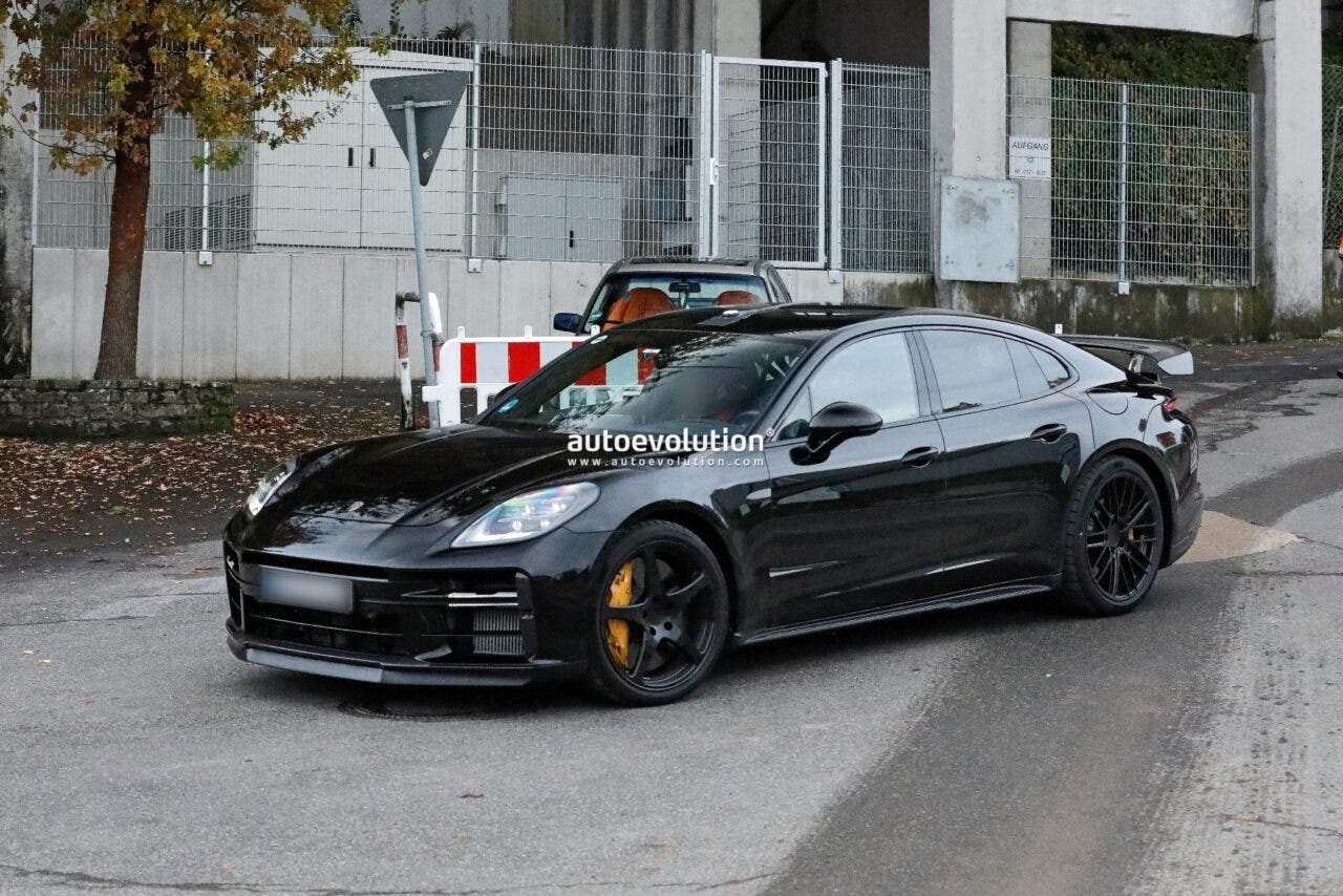Porsche Panamera Turbo GT