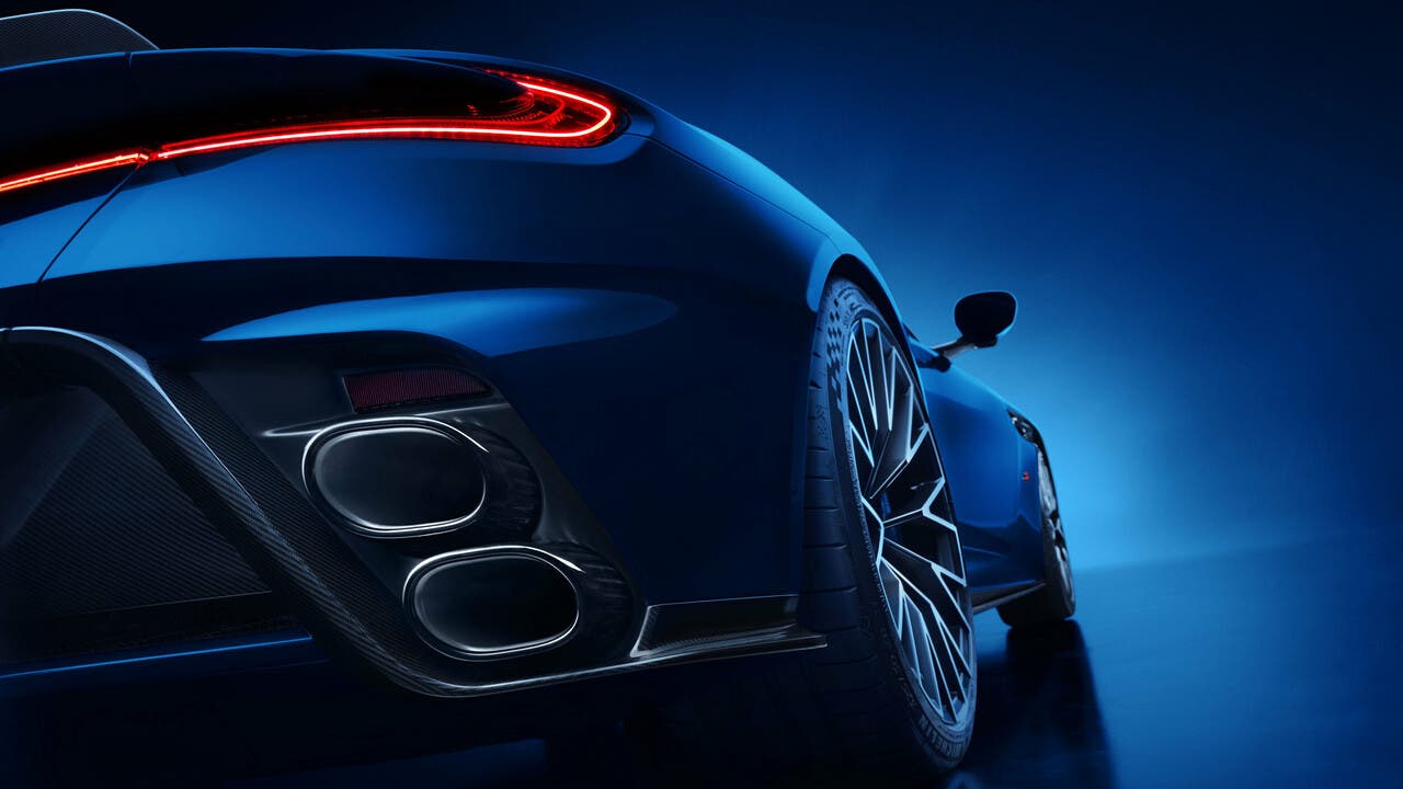 Aston Martin DB12 S