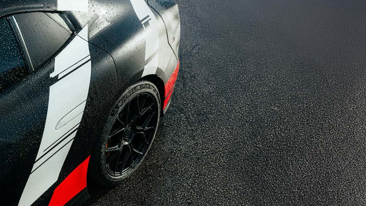 Mercedes-AMG GT 4