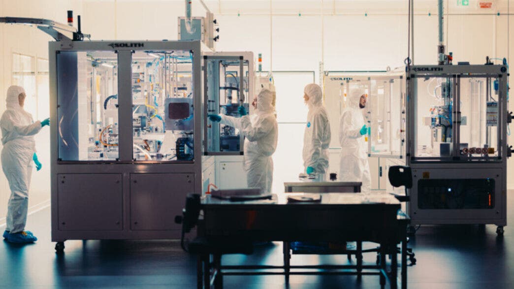 ampere renault Stratus Materials