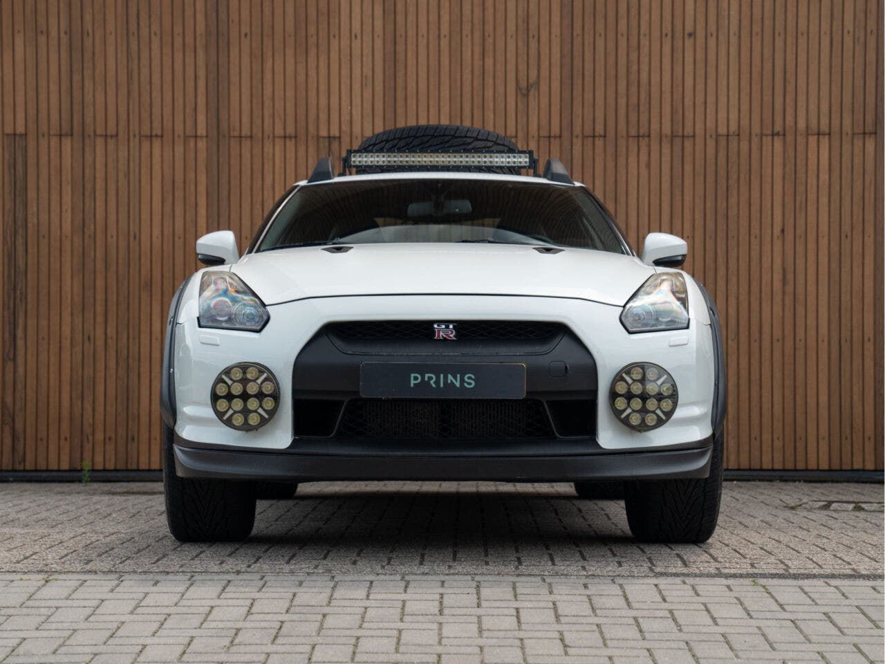 nissan gt-r prins