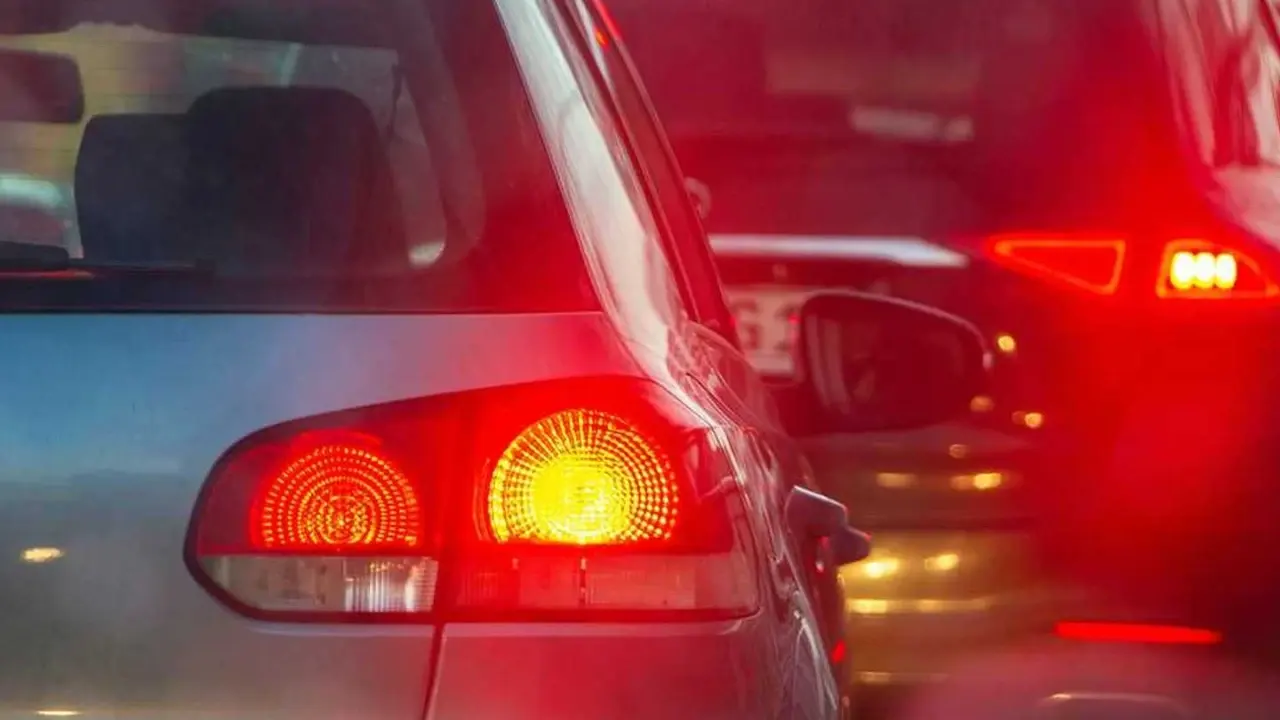 auto nel traffico