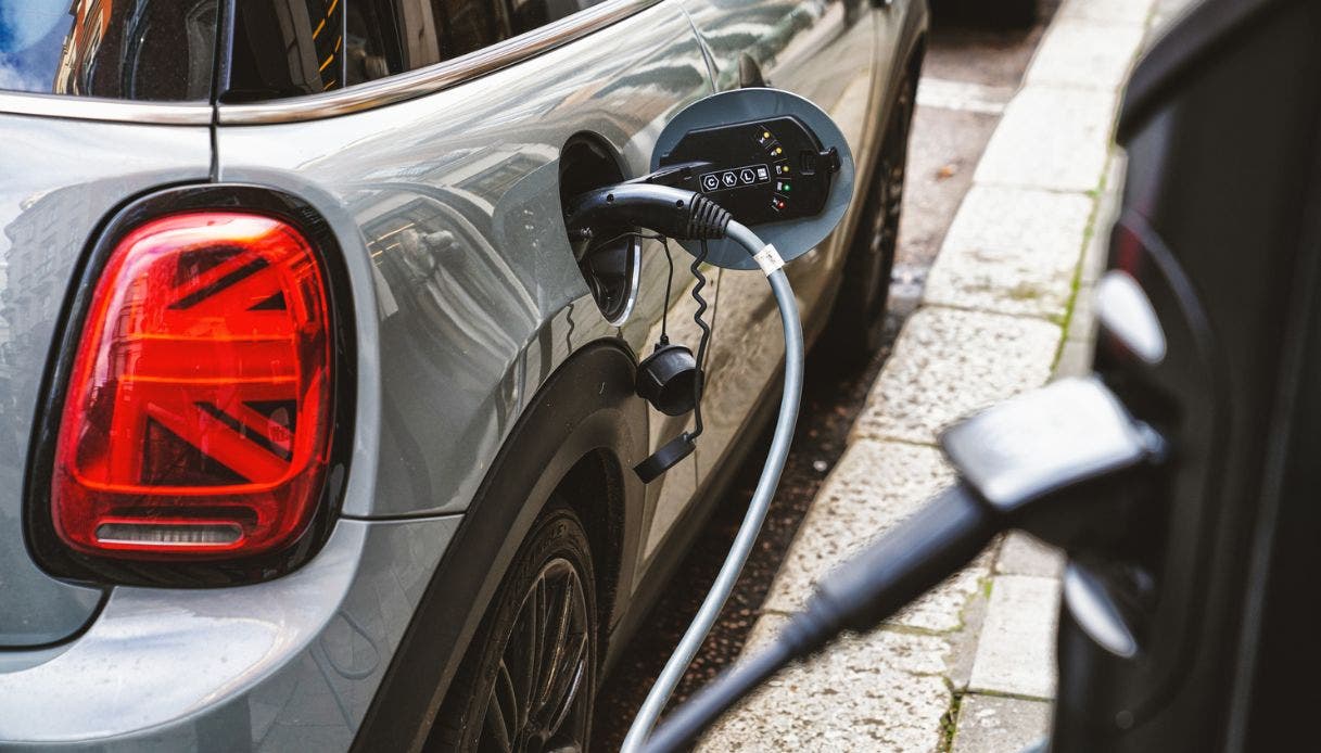 ricarica auto elettrica