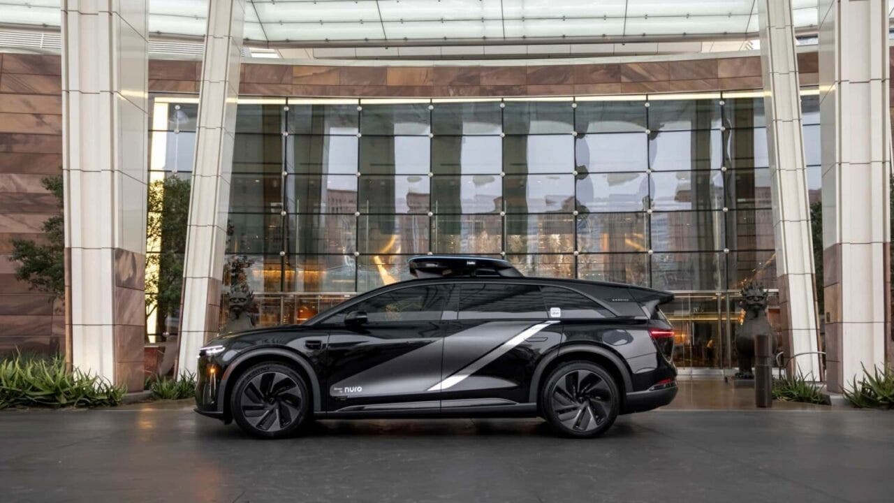 lucid gravity robotaxi