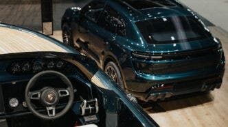 Porsche Macan Turbo Concept Lago