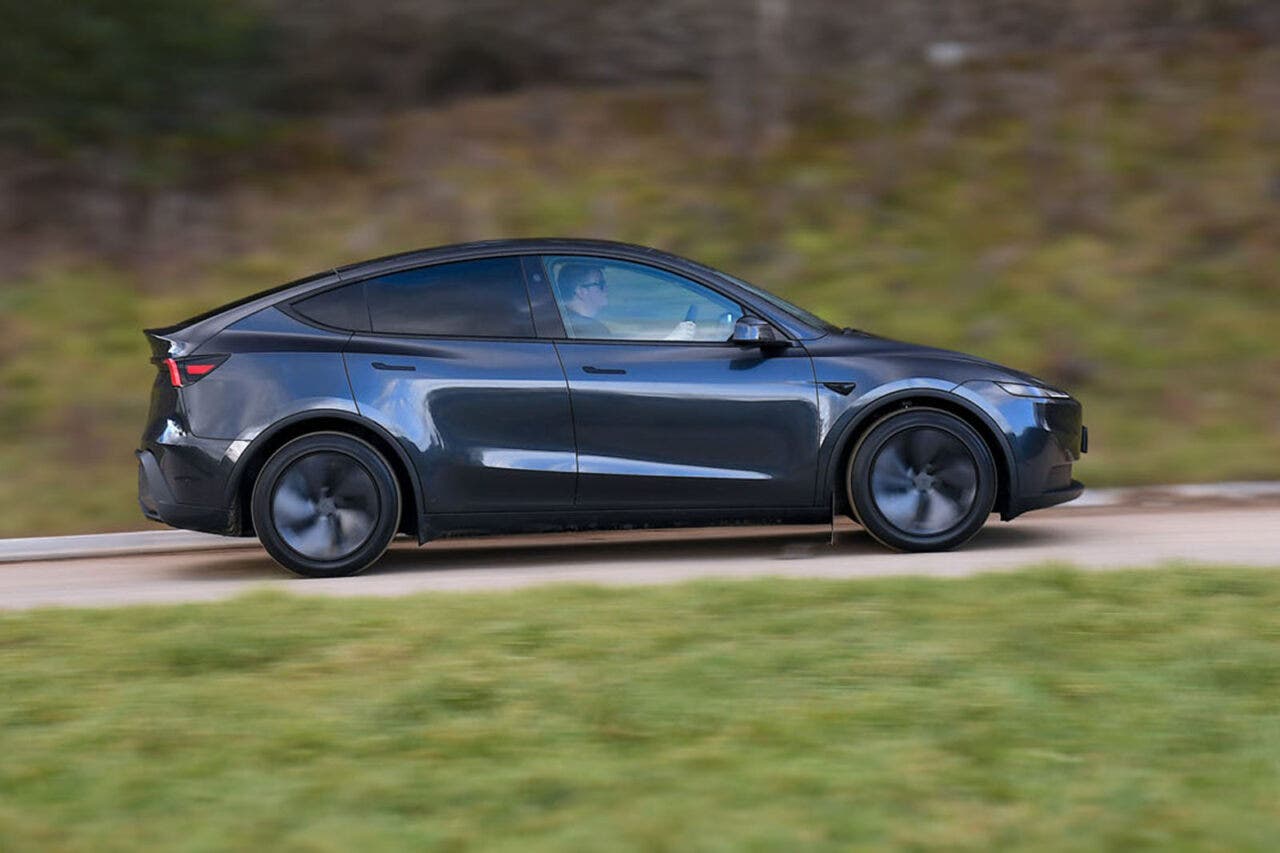 tesla Model Y Standard Long Range