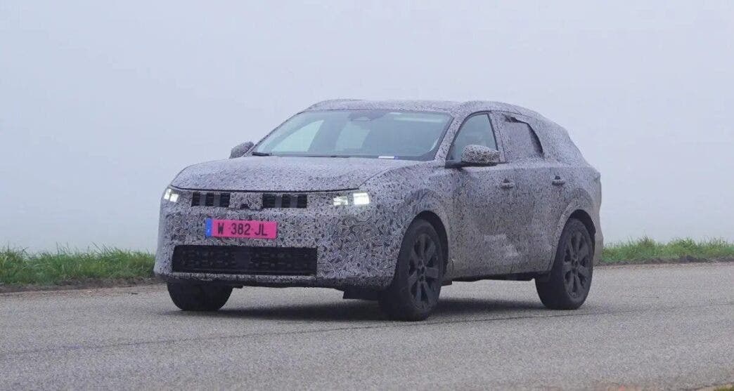 Dacia C-Neo foto spia