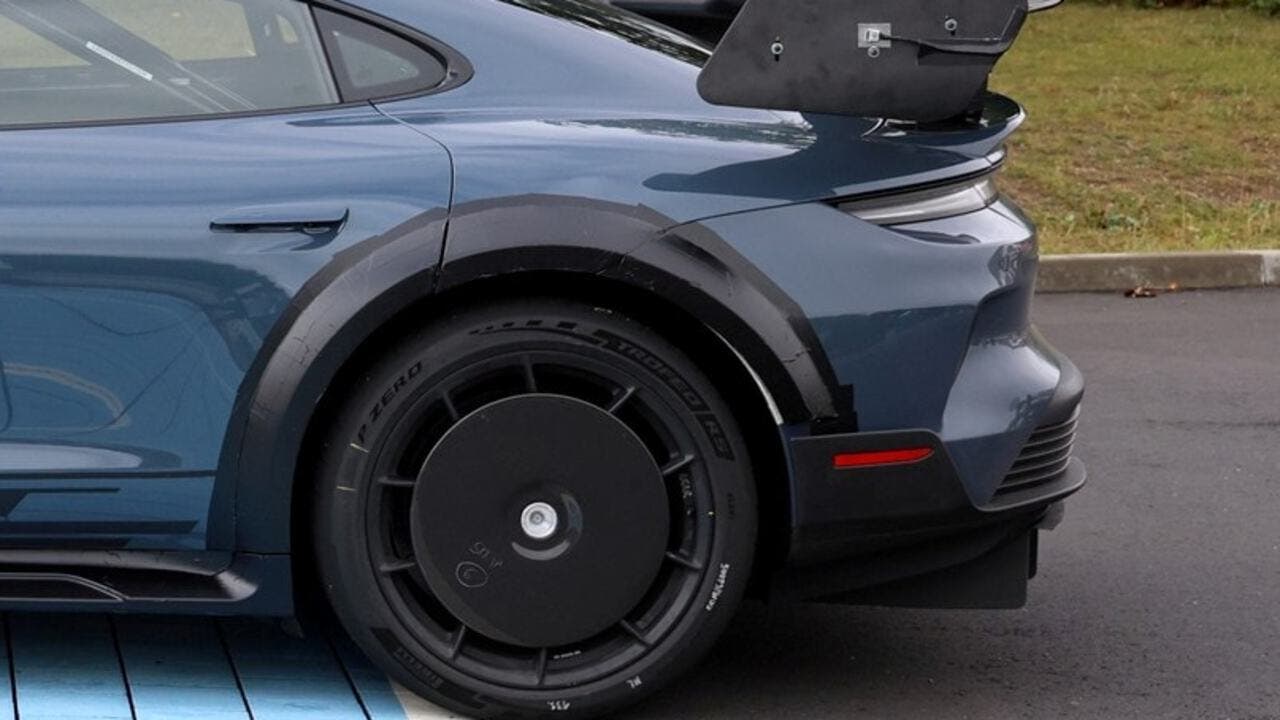 porsche Taycan GT4 RS
