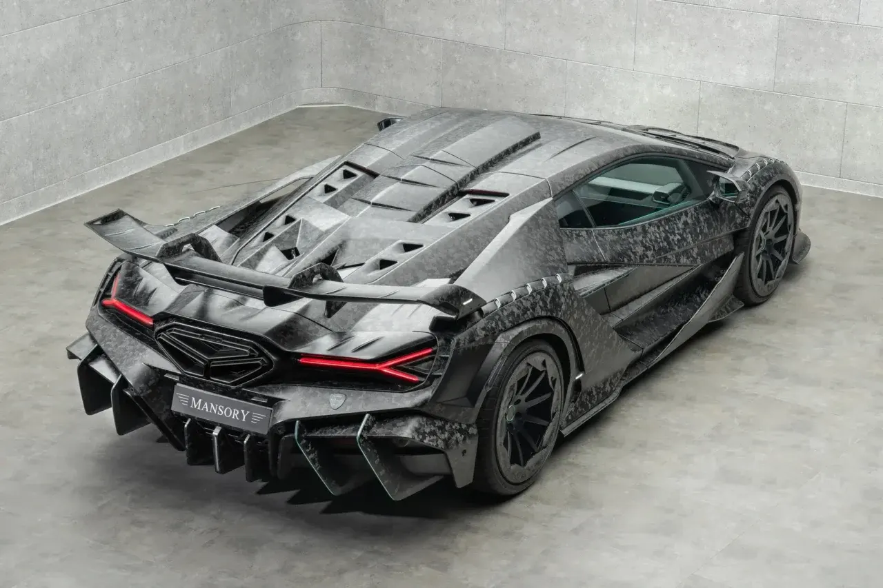 Revuelto Mansory Carbonado X