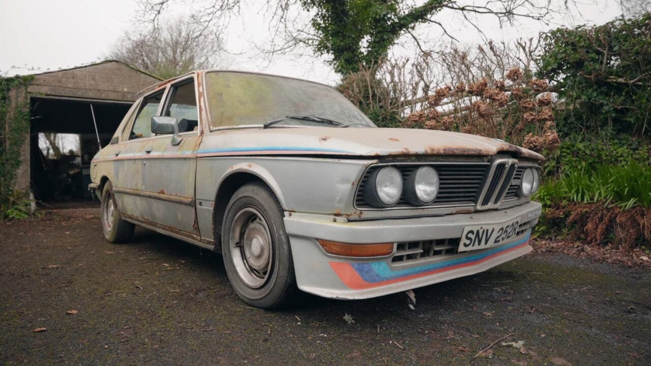 BMW 528 E12 - serie 5