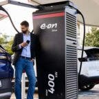 veicoli elettrici in ricarica