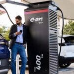 veicoli elettrici in ricarica