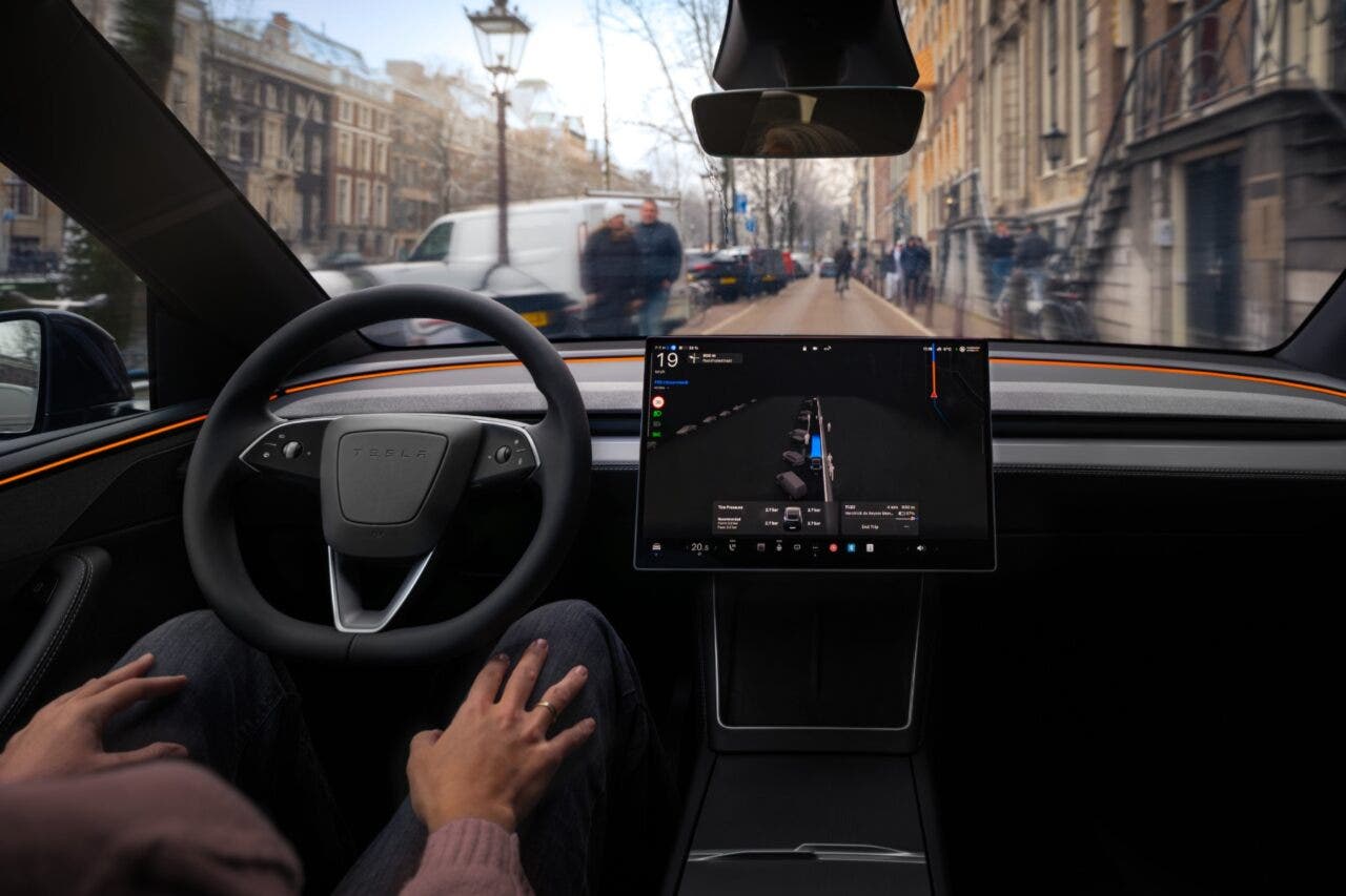 Tesla sistema FSD