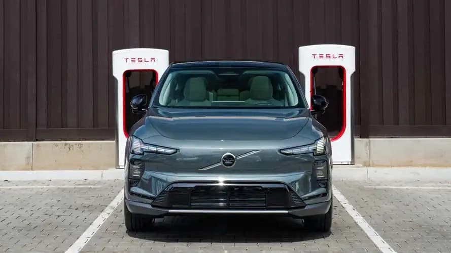 Volvo EX60 Tesla Supercharger