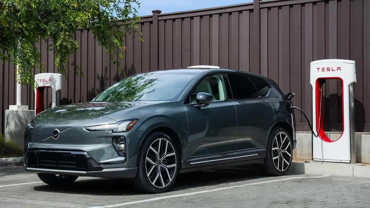 Volvo EX60 Tesla Supercharger