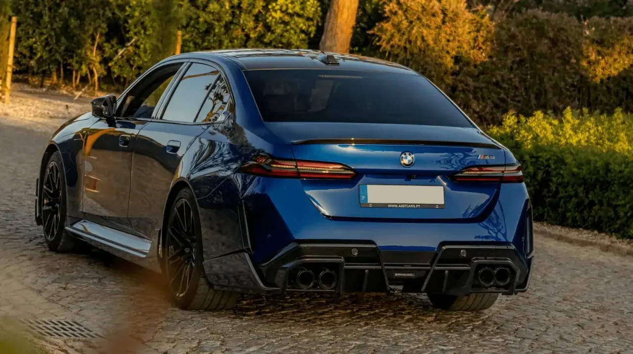 BMW M5 G90