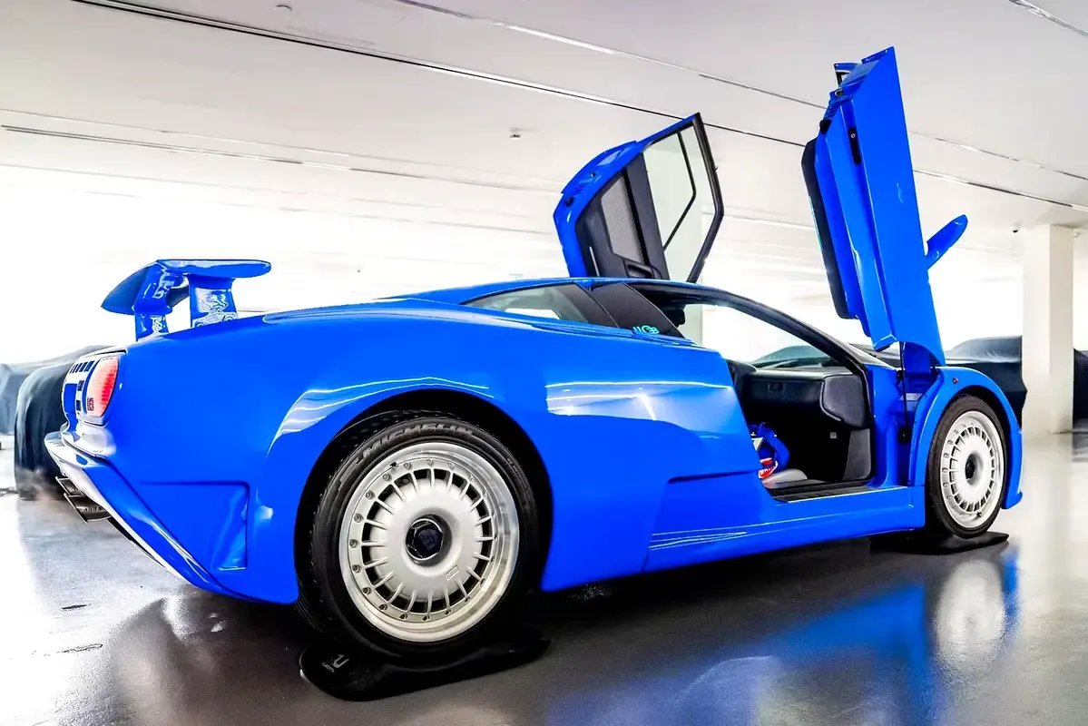 Bugatti EB110 GT
