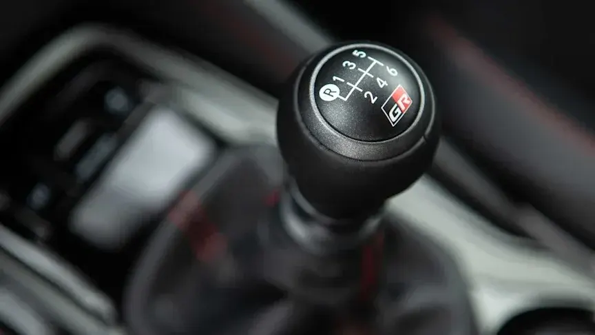 toyota, interni 2026