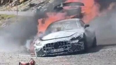 Mercedes AMG-GT fiamme