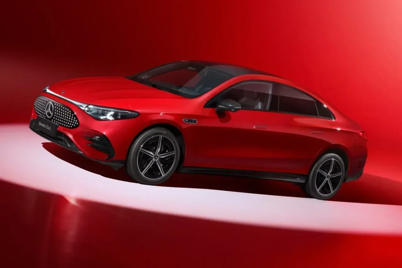 mercedes cla L, cina