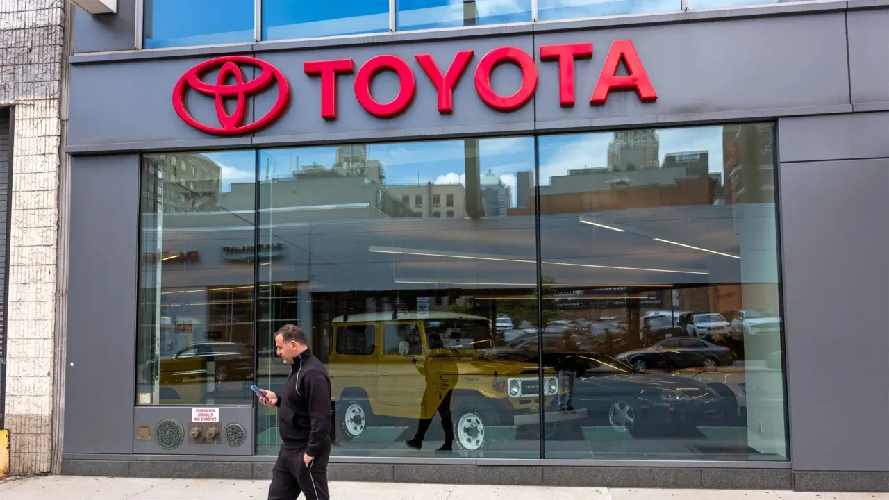 toyota, showroom in cina