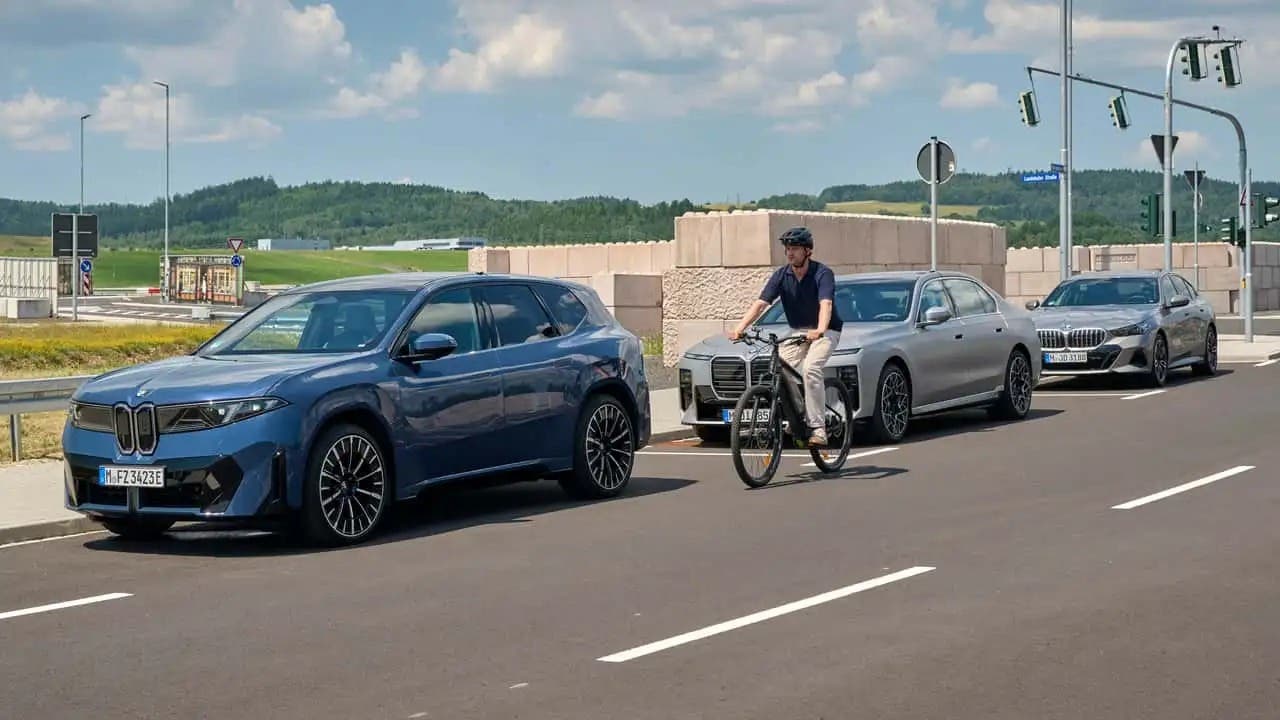 bmw sicurezza ciclisti