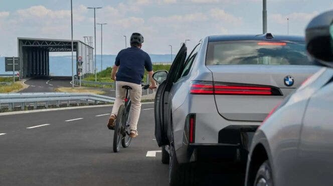 bmw sicurezza ciclisti