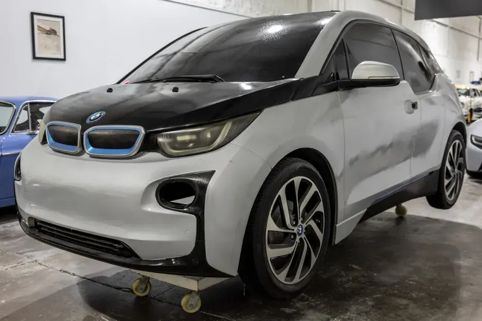 BMW i3 replica
